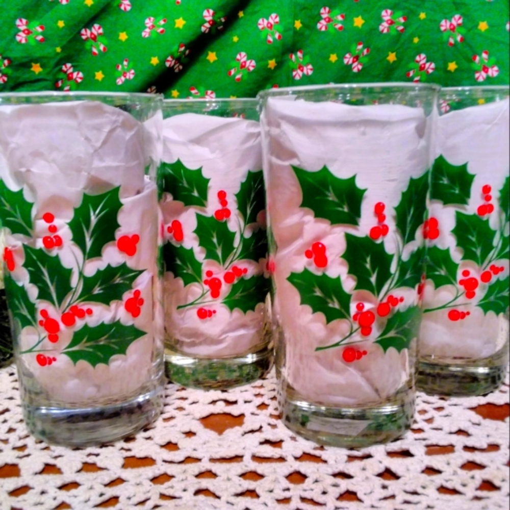 *Set of 4* Christmas Glasses, Holly by Indiana Glass Company